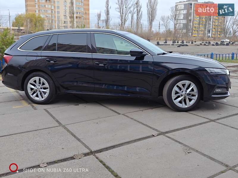 Универсал Skoda Octavia 2021 в Киеве