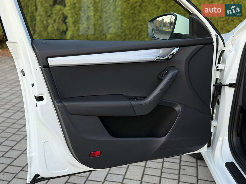 Универсал Skoda Octavia 2017 в Самборе фото 42 Универсал Skoda Octavia 2017 в Самборе