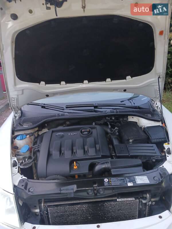 Лифтбек Skoda Octavia 2012 в Житомире