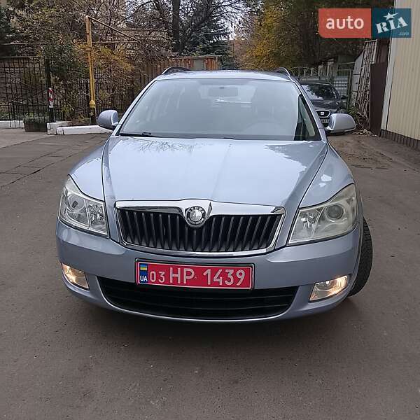 Универсал Skoda Octavia 2009 в Одессе