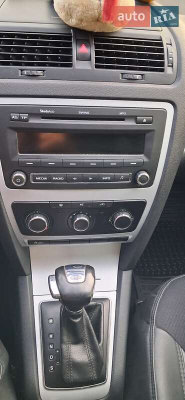 Лифтбек Skoda Octavia 2010 в Киеве фото 10 Лифтбек Skoda Octavia 2010 в Киеве