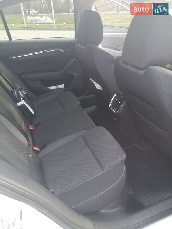 Лифтбек Skoda Octavia 2023 в Кривом Роге