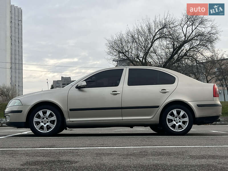 Лифтбек Skoda Octavia 2004 в Киеве