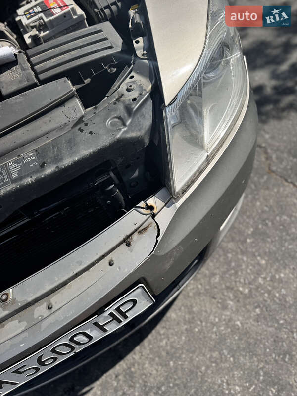 Лифтбек Skoda Octavia 2010 в Житомире