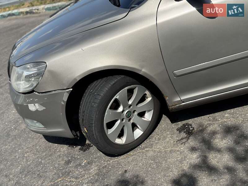 Лифтбек Skoda Octavia 2010 в Житомире
