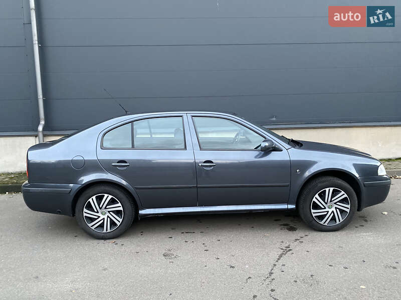 Лифтбек Skoda Octavia 2009 в Киеве