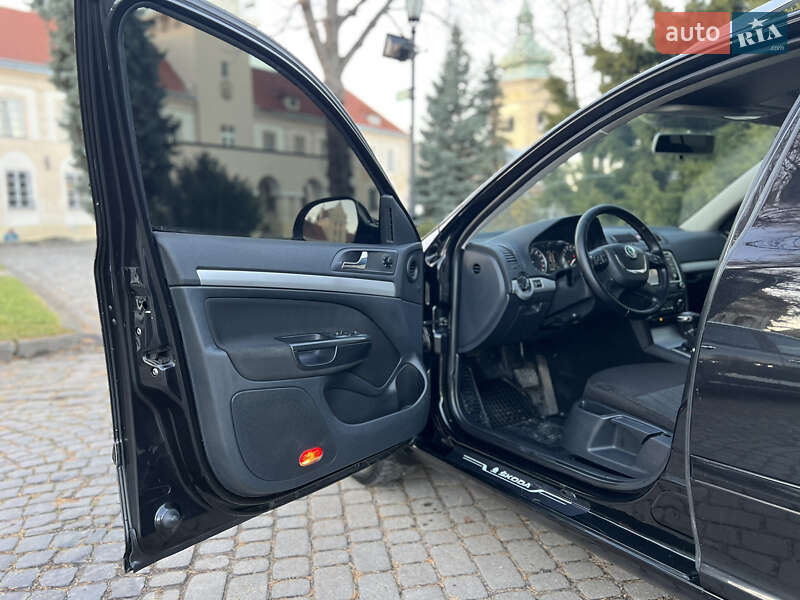 Универсал Skoda Octavia 2010 в Жовкве