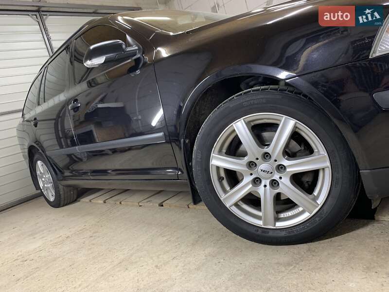 Универсал Skoda Octavia 2008 в Сваляве