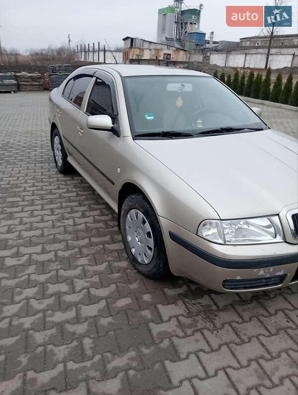 Лифтбек Skoda Octavia 2004 в Гусятине