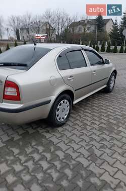 Лифтбек Skoda Octavia 2004 в Гусятине