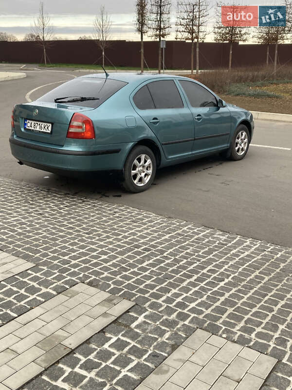 Лифтбек Skoda Octavia 2006 в Умани