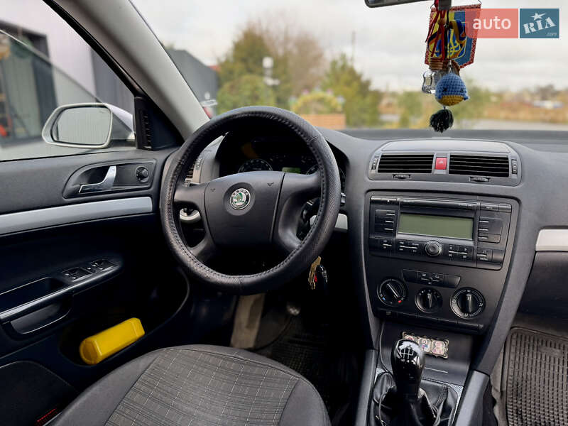 Лифтбек Skoda Octavia 2007 в Новом Буге