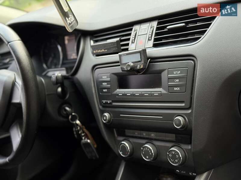 Лифтбек Skoda Octavia 2014 в Ровно