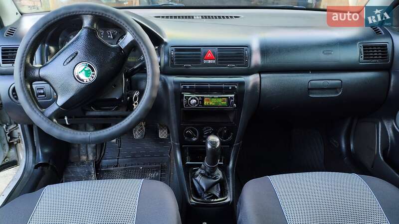 Лифтбек Skoda Octavia 2006 в Изяславе