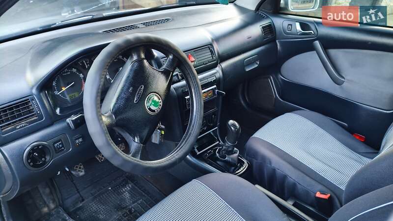 Лифтбек Skoda Octavia 2006 в Изяславе