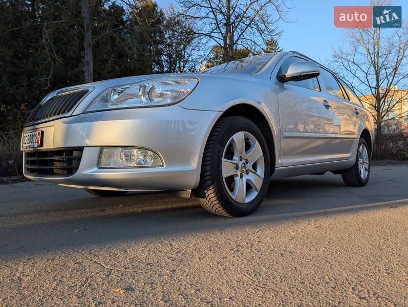 Универсал Skoda Octavia 2010 в Луцке