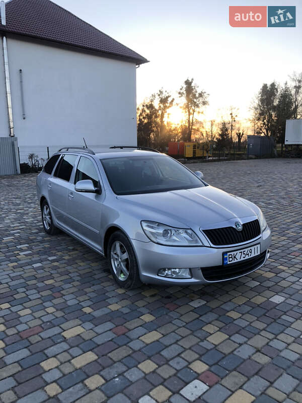 Универсал Skoda Octavia 2012 в Бродах