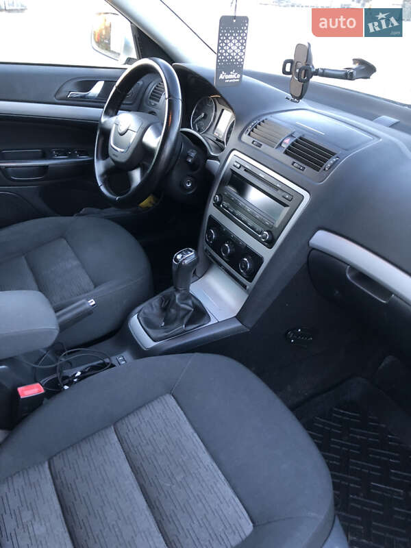 Универсал Skoda Octavia 2012 в Бродах