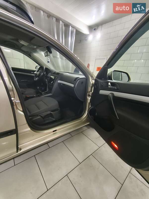 Універсал Skoda Octavia 2005 в Охтирці