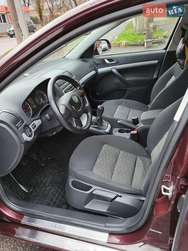 Лифтбек Skoda Octavia 2012 в Кропивницком
