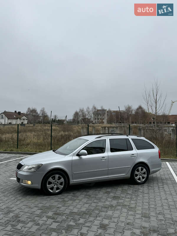 Универсал Skoda Octavia 2010 в Луцке