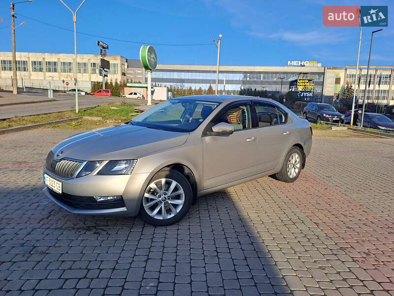 Лифтбек Skoda Octavia 2017 в Ивано-Франковске