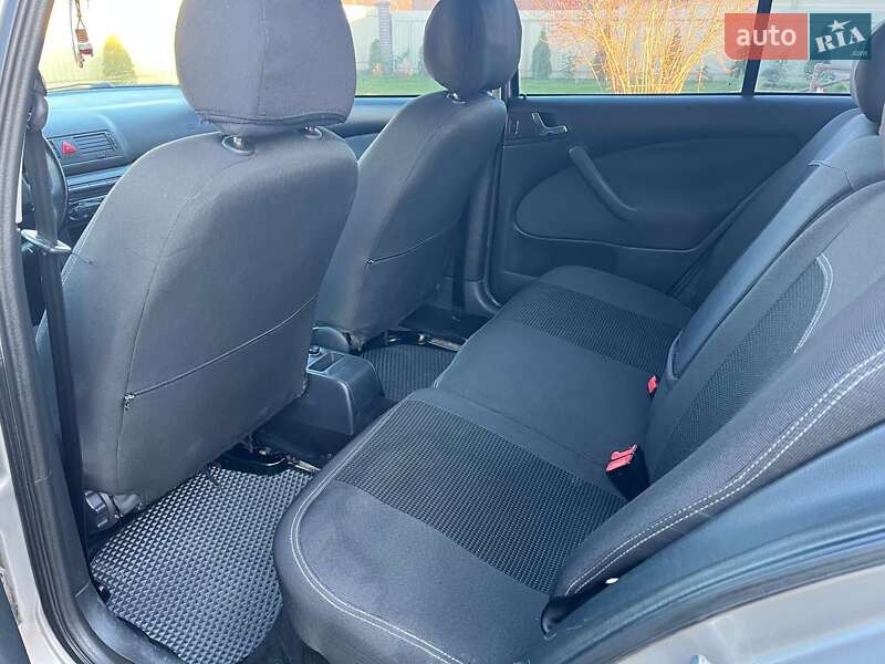 Лифтбек Skoda Octavia 2007 в Березане