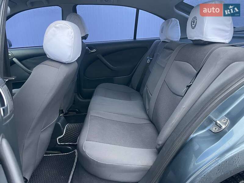 Лифтбек Skoda Octavia 2004 в Киеве