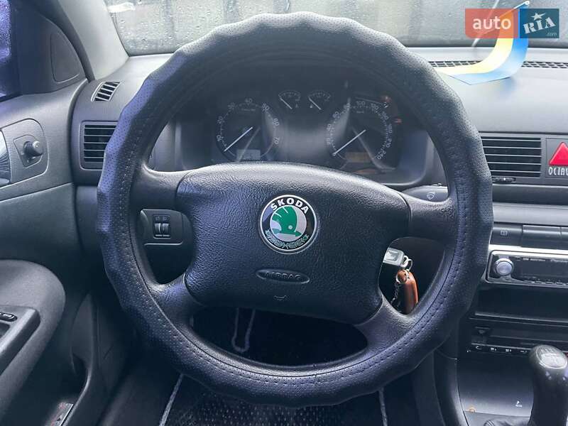 Лифтбек Skoda Octavia 2004 в Киеве