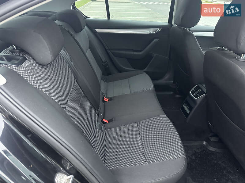 Лифтбек Skoda Octavia 2016 в Хмельницком