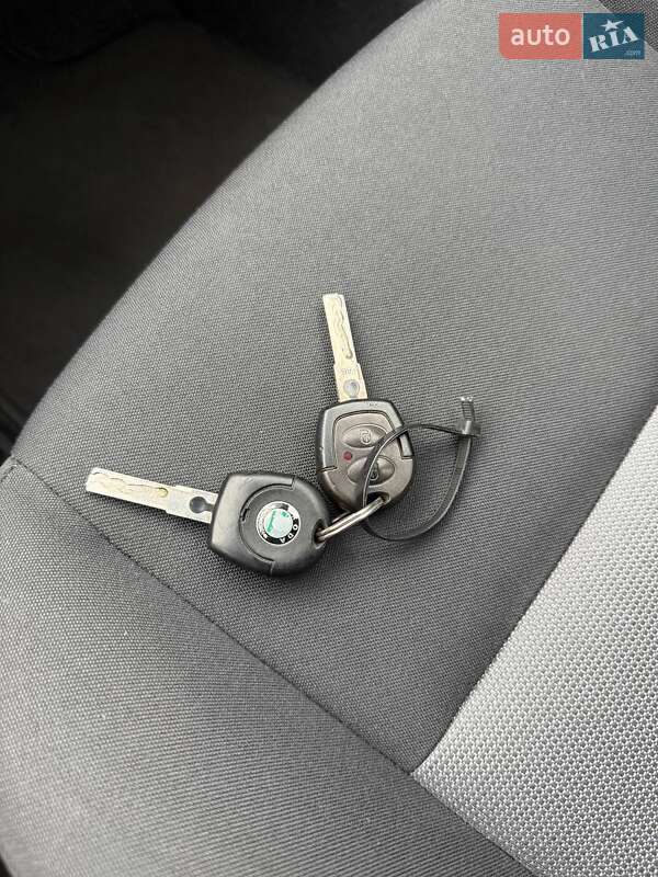 Лифтбек Skoda Octavia 2004 в Кропивницком