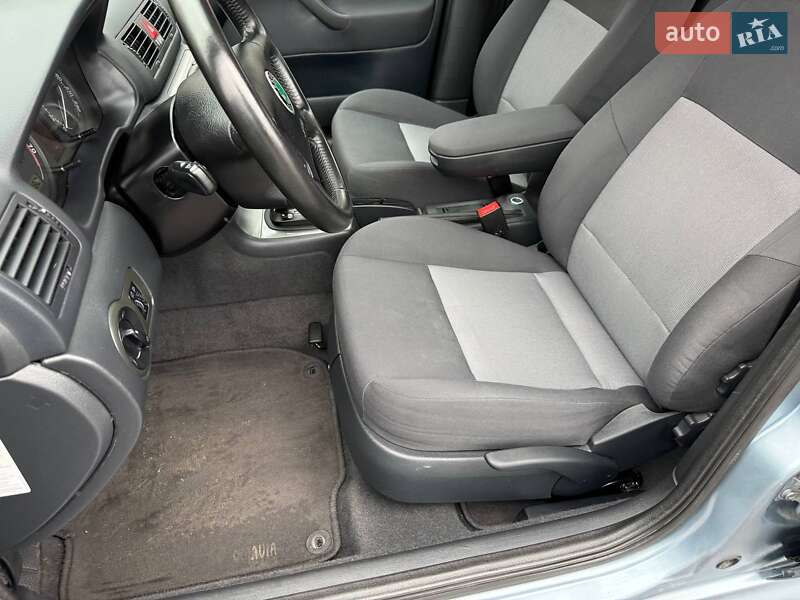 Лифтбек Skoda Octavia 2004 в Кропивницком