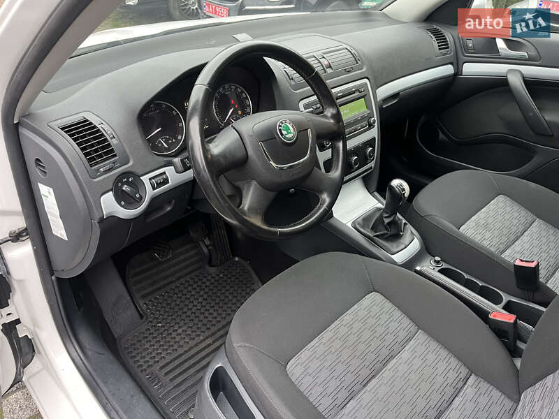 Лифтбек Skoda Octavia 2009 в Звягеле