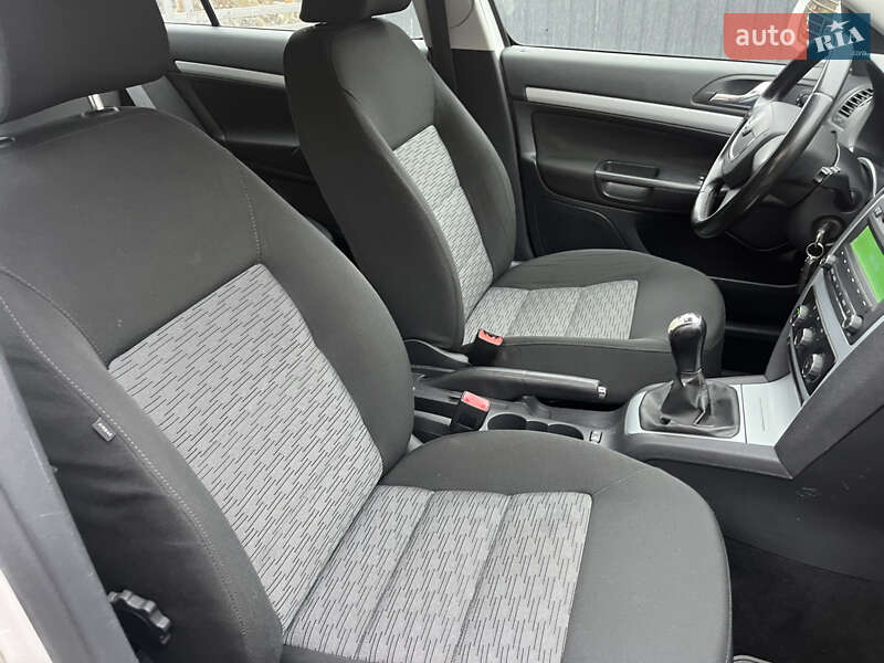 Лифтбек Skoda Octavia 2009 в Звягеле