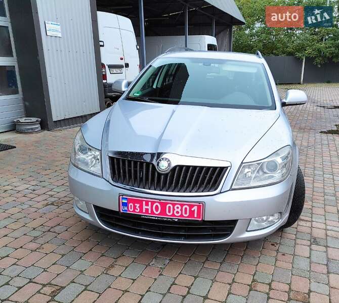 Универсал Skoda Octavia 2010 в Сарнах