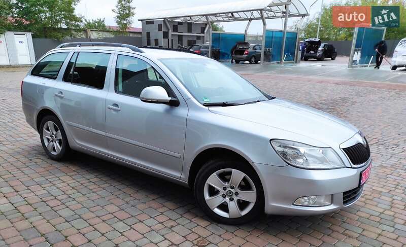 Универсал Skoda Octavia 2010 в Сарнах