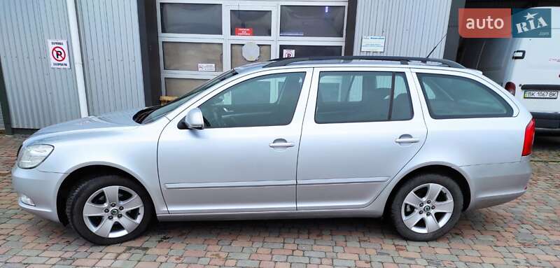 Универсал Skoda Octavia 2010 в Сарнах