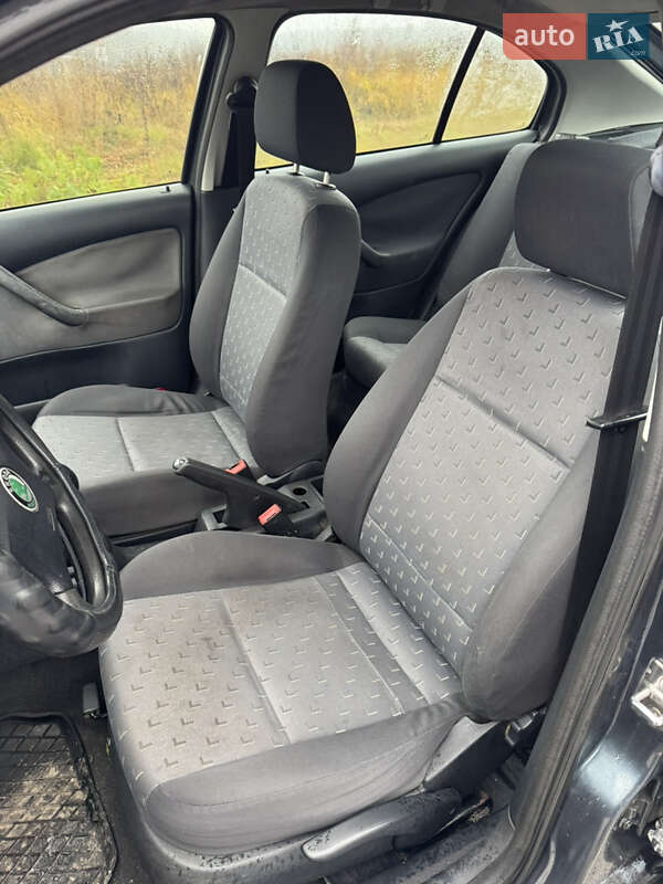 Лифтбек Skoda Octavia 2004 в Львове