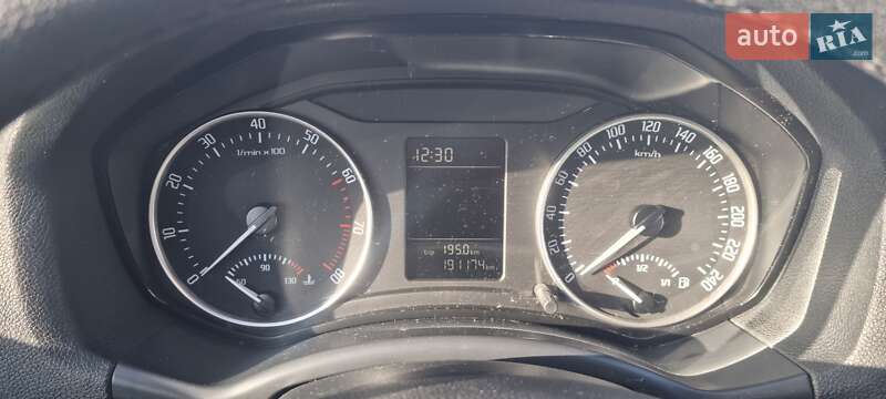 Ліфтбек Skoda Octavia 2010 в Дніпрі