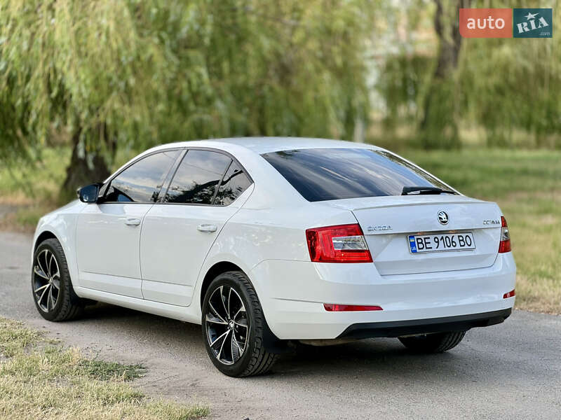 Лифтбек Skoda Octavia 2016 в Николаеве