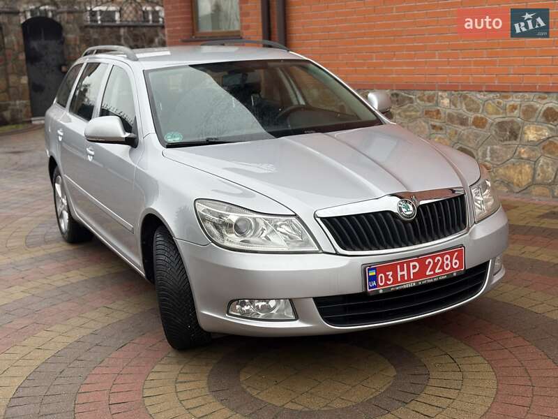 Универсал Skoda Octavia 2012 в Сарнах