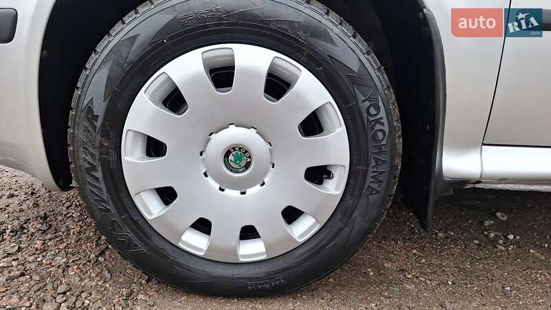 Ліфтбек Skoda Octavia 2006 в Смілі