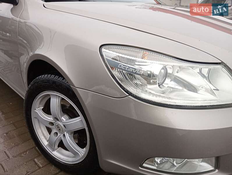 Универсал Skoda Octavia 2012 в Здолбунове