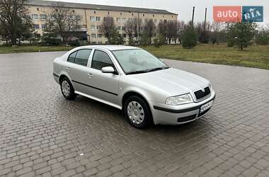 Лифтбек Skoda Octavia 2003 в Гайсине
