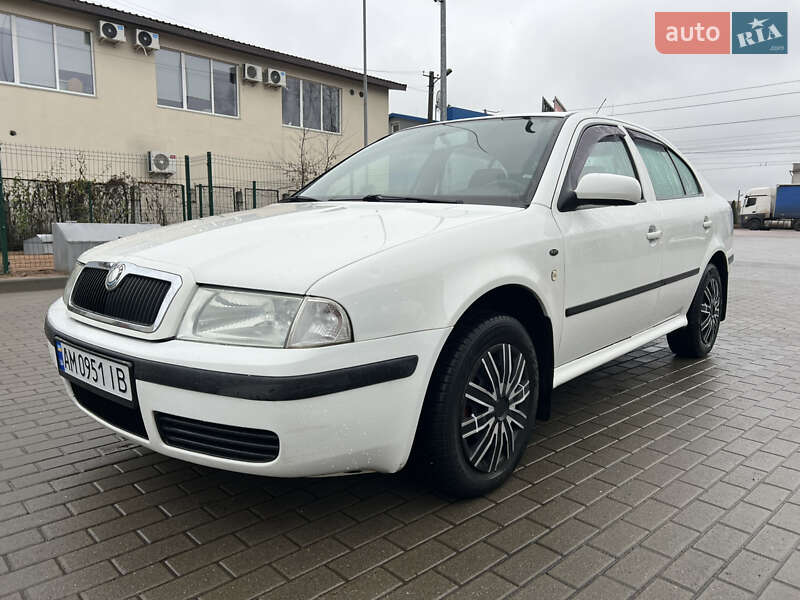 Лифтбек Skoda Octavia 2002 в Житомире