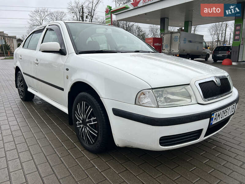 Лифтбек Skoda Octavia 2002 в Житомире