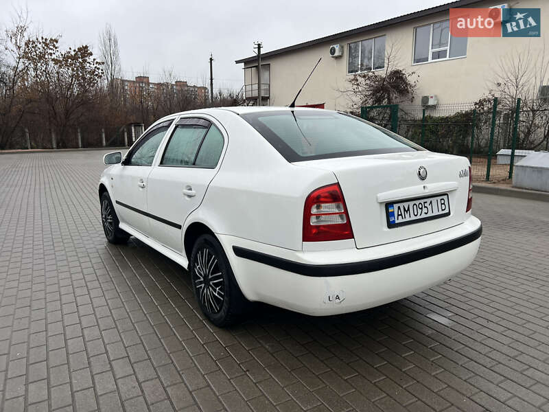 Лифтбек Skoda Octavia 2002 в Житомире