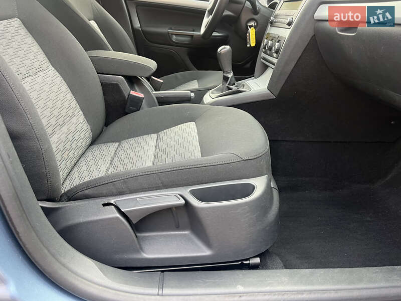 Лифтбек Skoda Octavia 2009 в Ахтырке