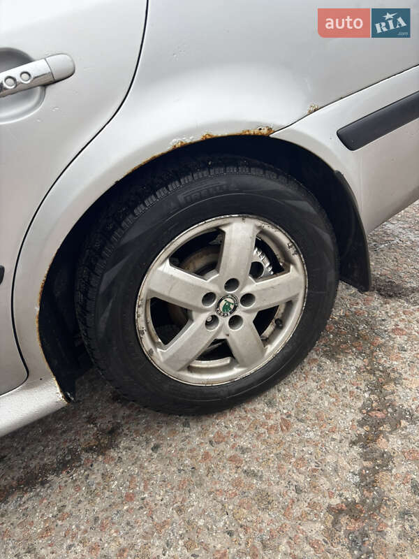 Лифтбек Skoda Octavia 2003 в Барышевке