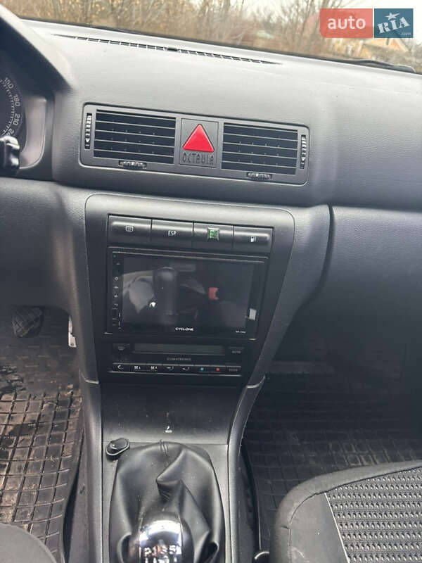 Лифтбек Skoda Octavia 2003 в Барышевке